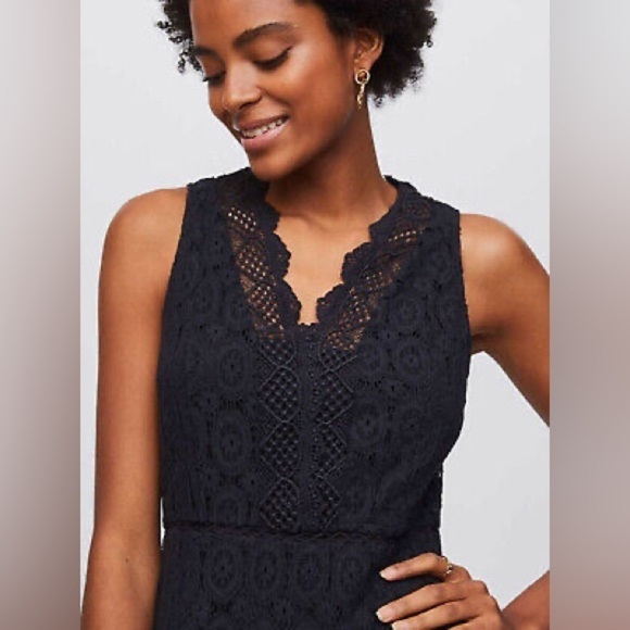 Loft Women’s Alluring Mixed Lace Black Flare Dress Size 4 - Picture 2 of 16